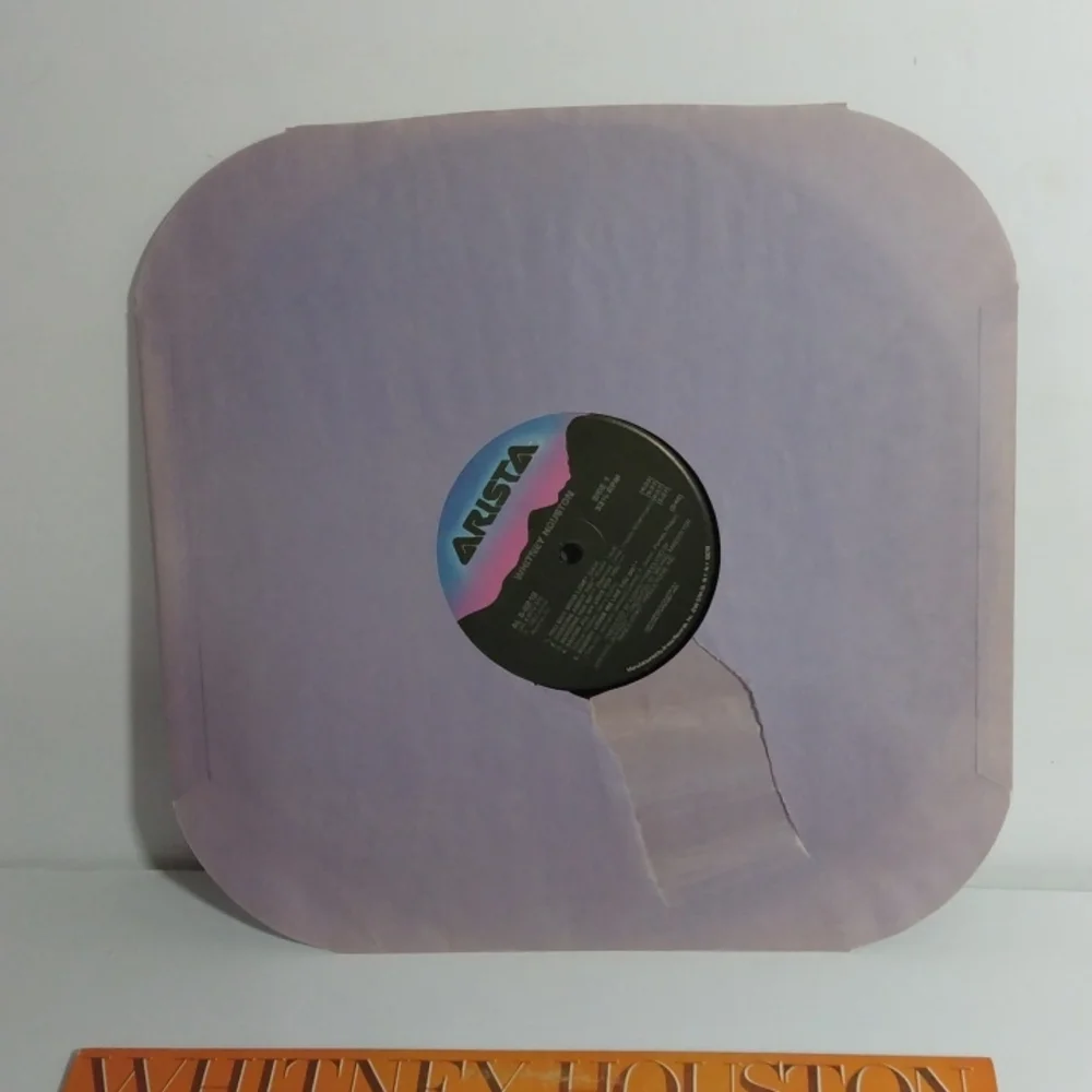 Whitney Houston - Picture 3 of 7